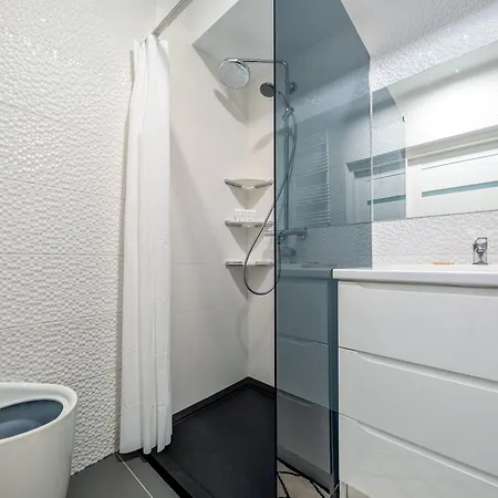 Koscianska Cosy By Bookinghost *