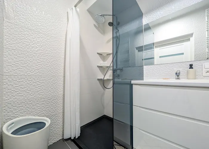 Koscianska Cosy By Bookinghost *